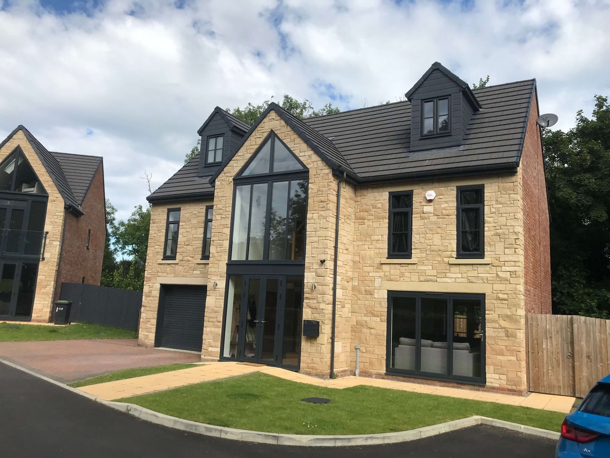 Deneburn Court